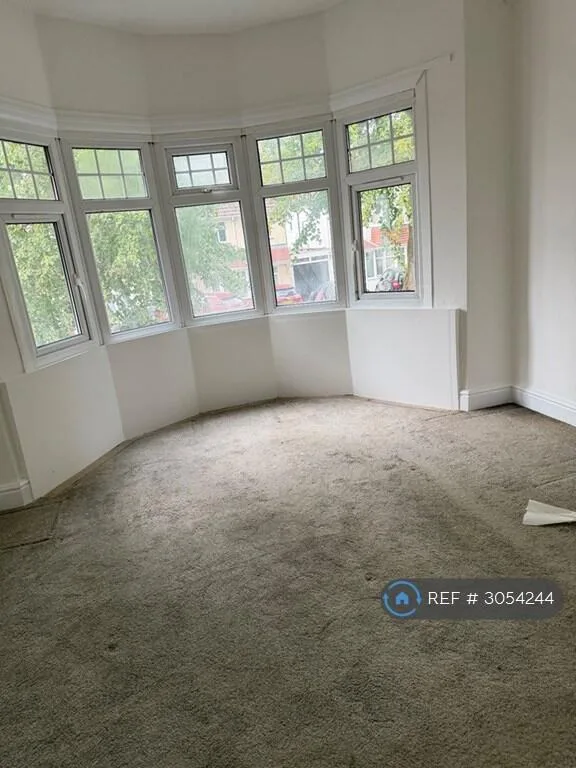 5 bedroom detached house for rent