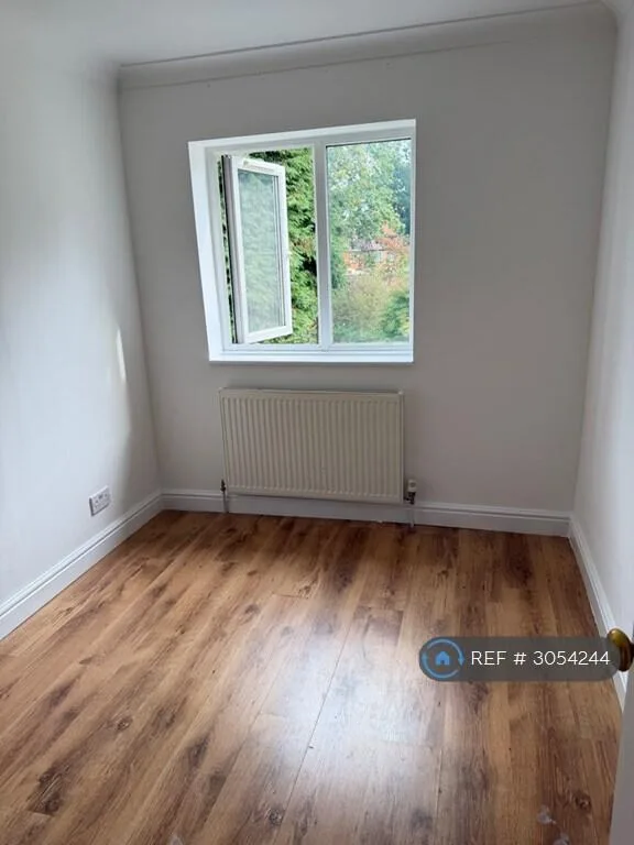 5 bedroom detached house for rent