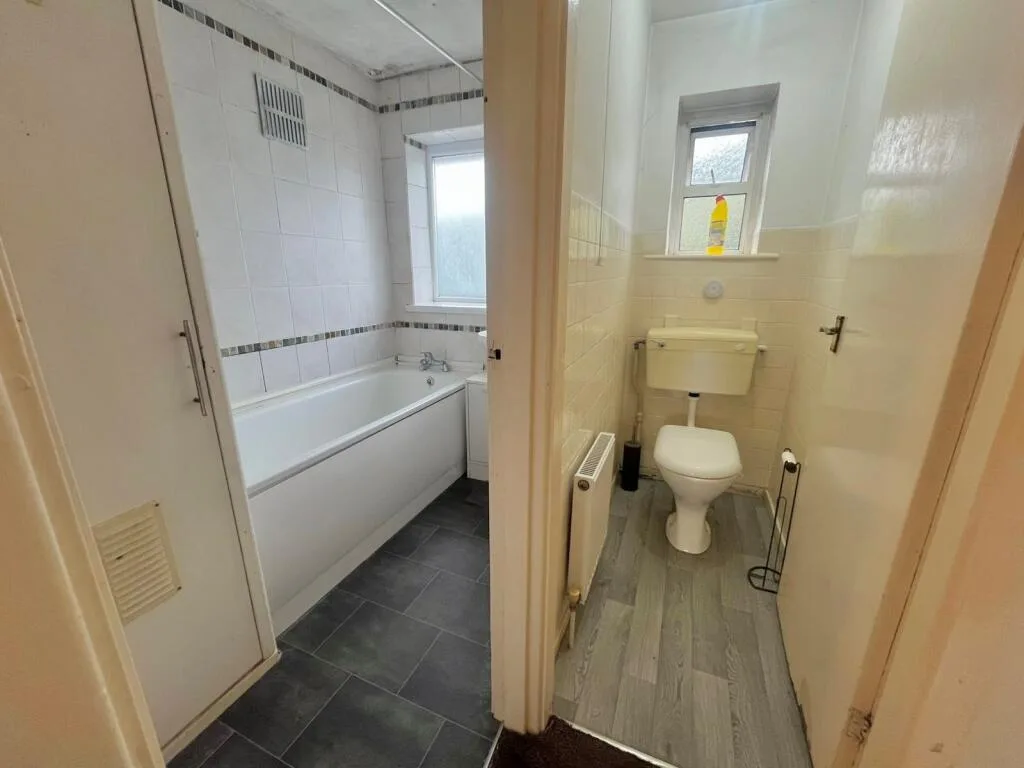3 bedroom semi-detached house for rent