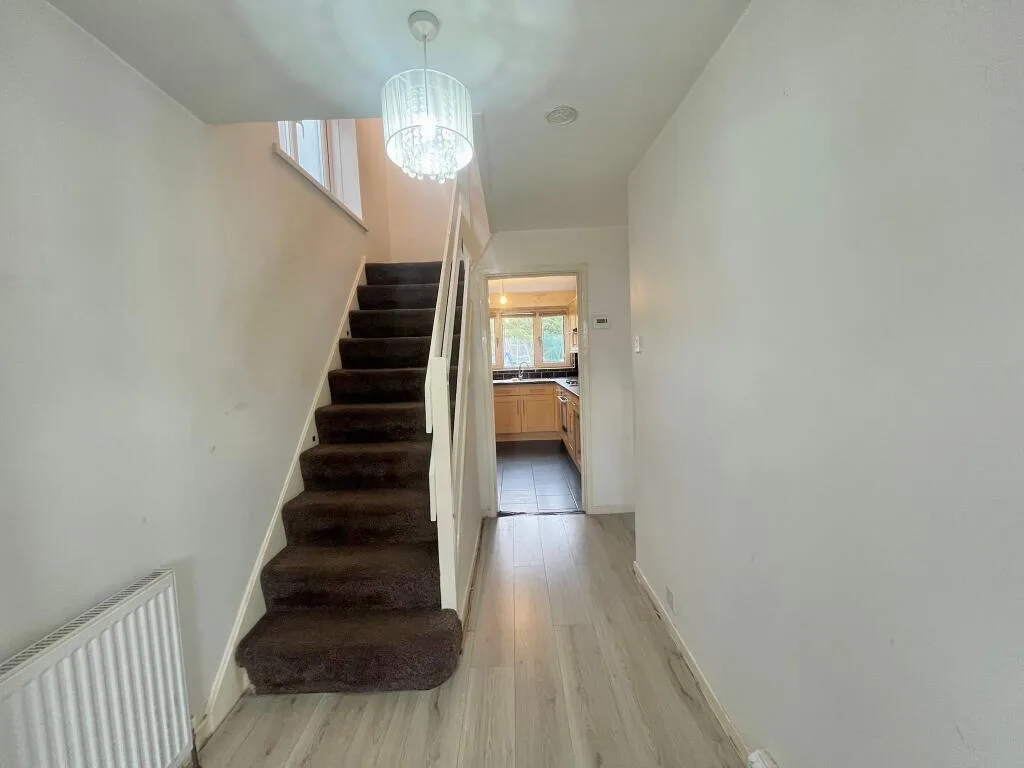 3 bedroom semi-detached house for rent