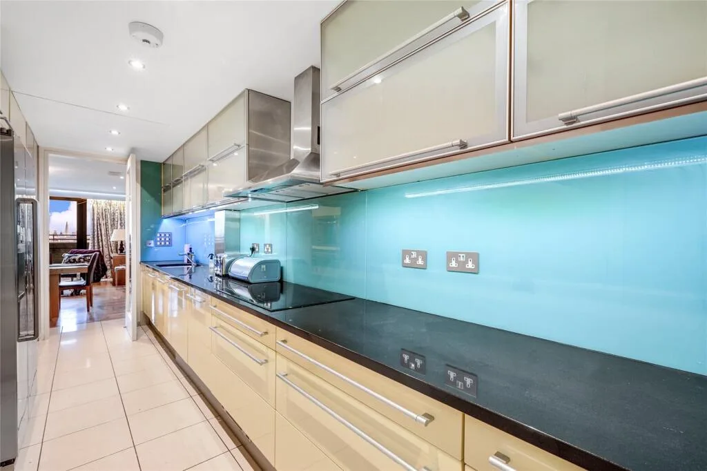 4 bedroom flat for rent