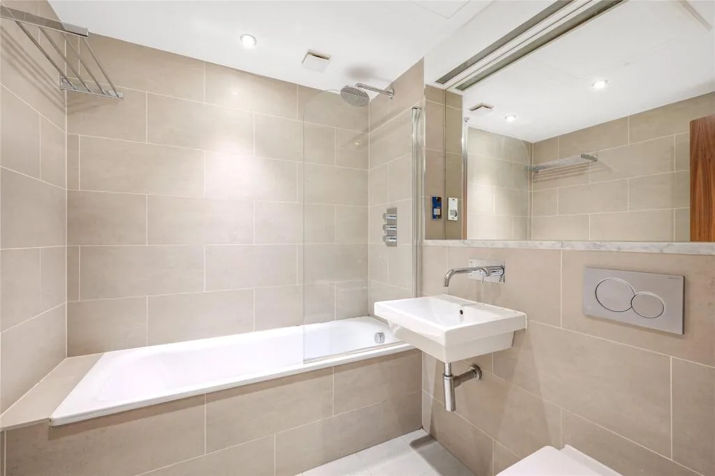 4 bedroom flat for rent