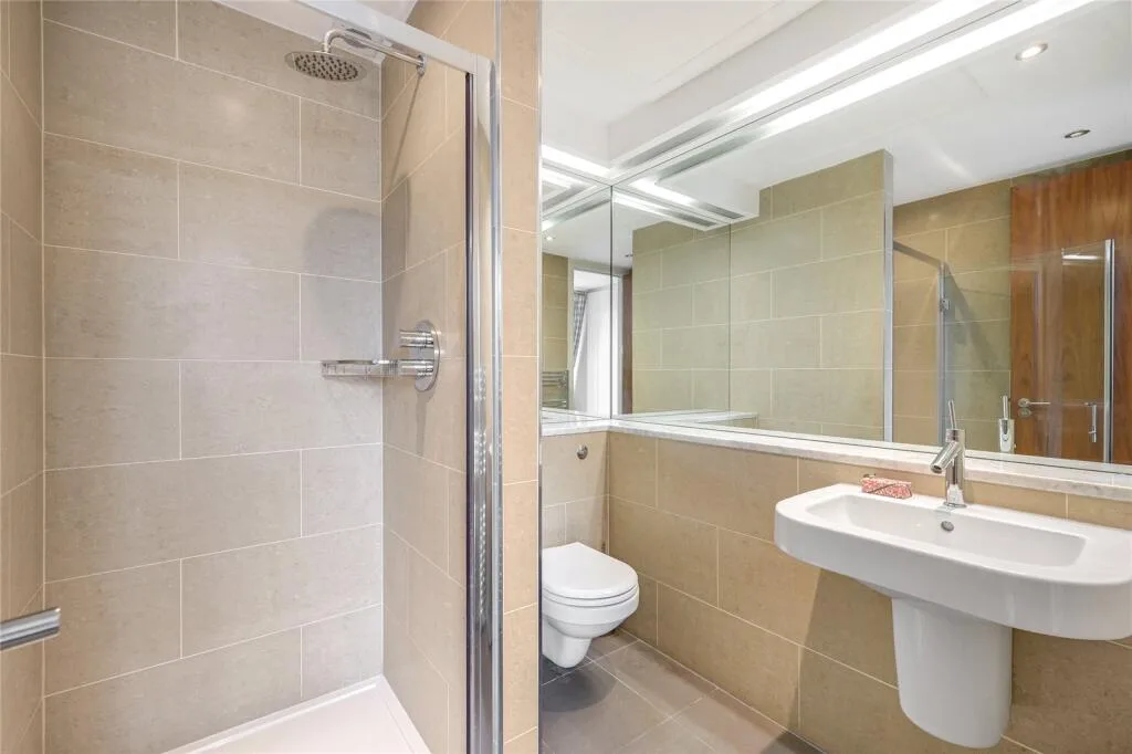 4 bedroom flat for rent