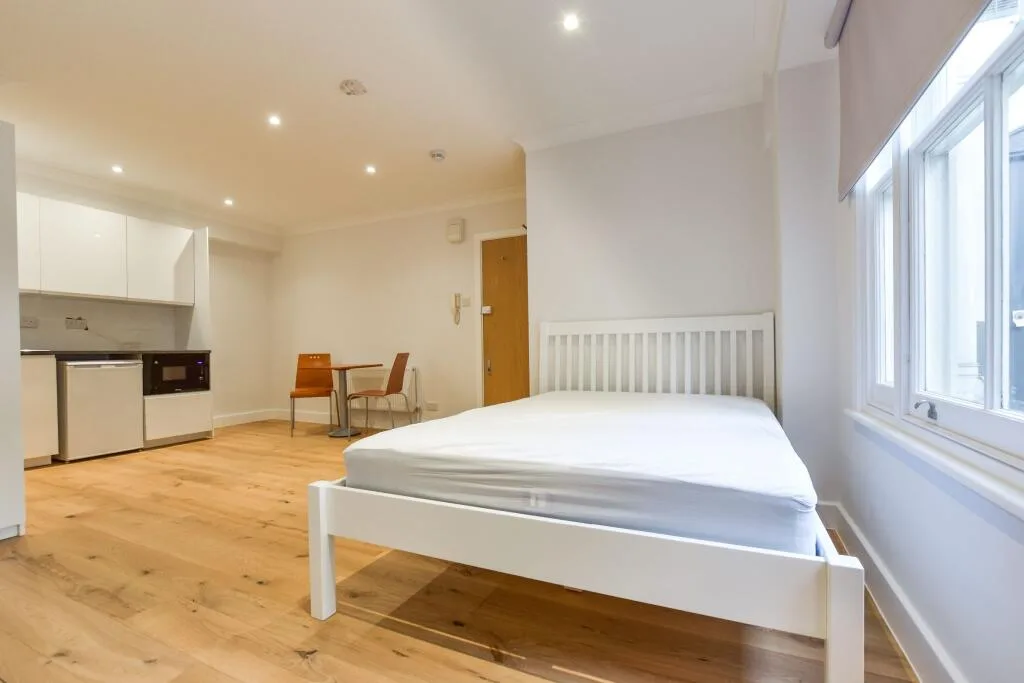 Studio flat for rent