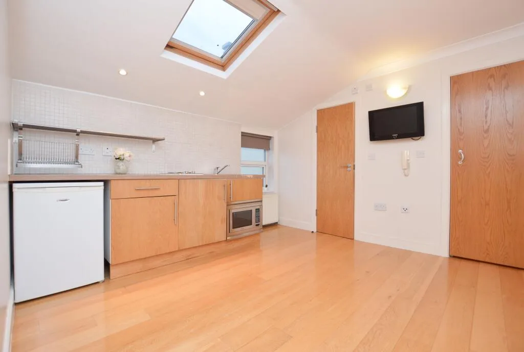 Studio flat for rent