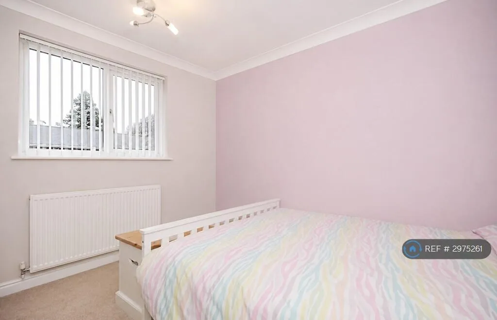 3 bedroom semi-detached house for rent