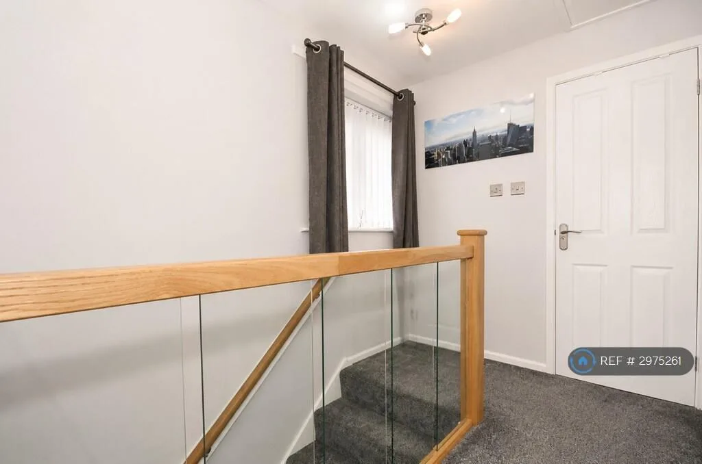 3 bedroom semi-detached house for rent