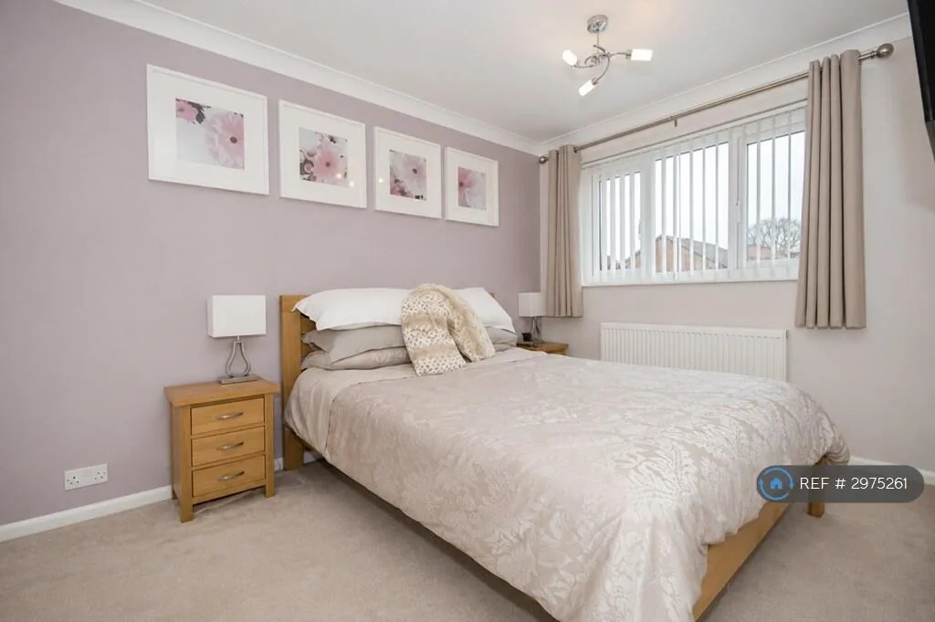 3 bedroom semi-detached house for rent