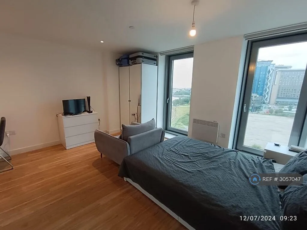 Studio flat for rent