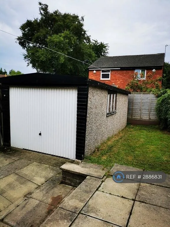 2 bedroom semi-detached house for rent