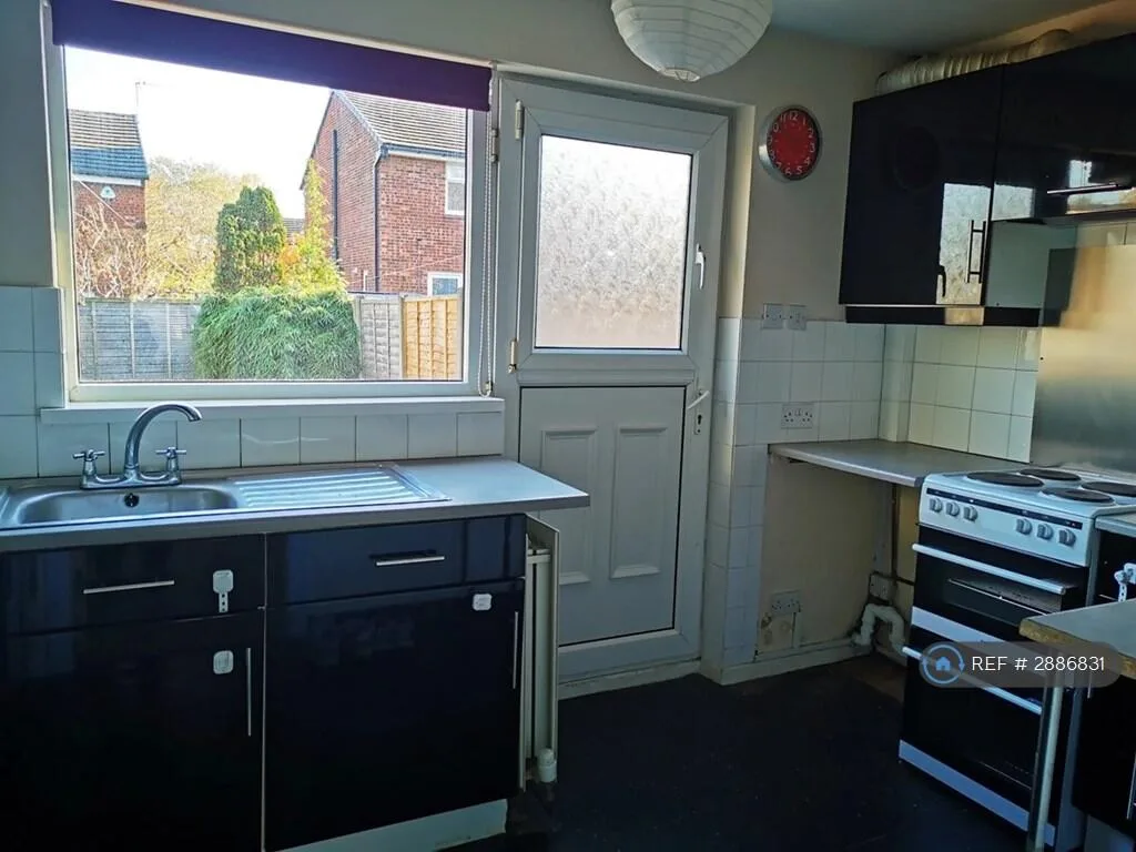 2 bedroom semi-detached house for rent