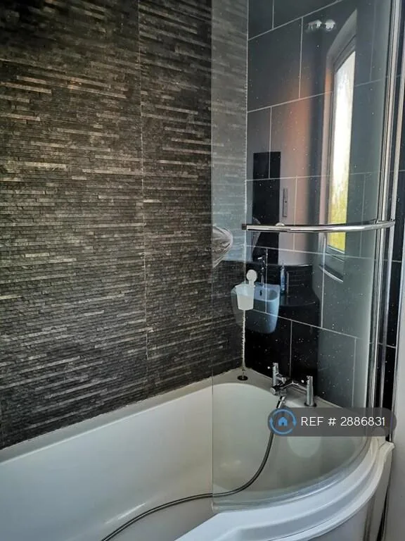 2 bedroom semi-detached house for rent
