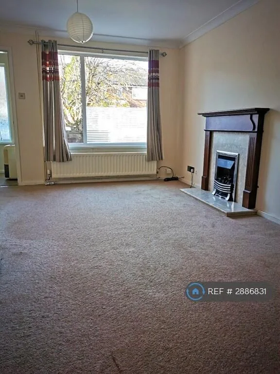 2 bedroom semi-detached house for rent