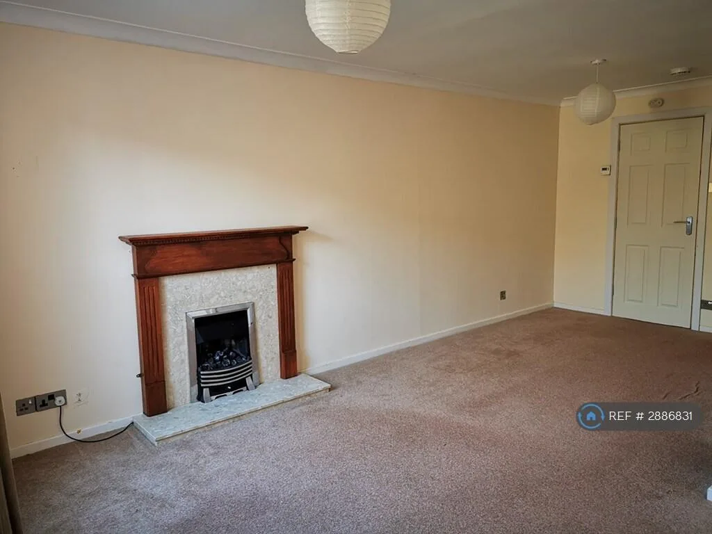 2 bedroom semi-detached house for rent