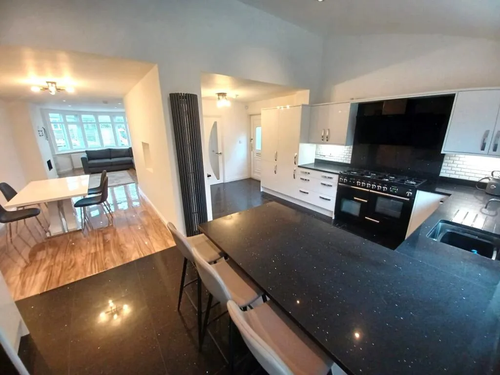 3 bedroom semi-detached house for rent