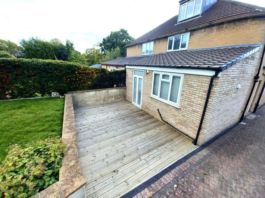 3 bedroom semi-detached house for rent