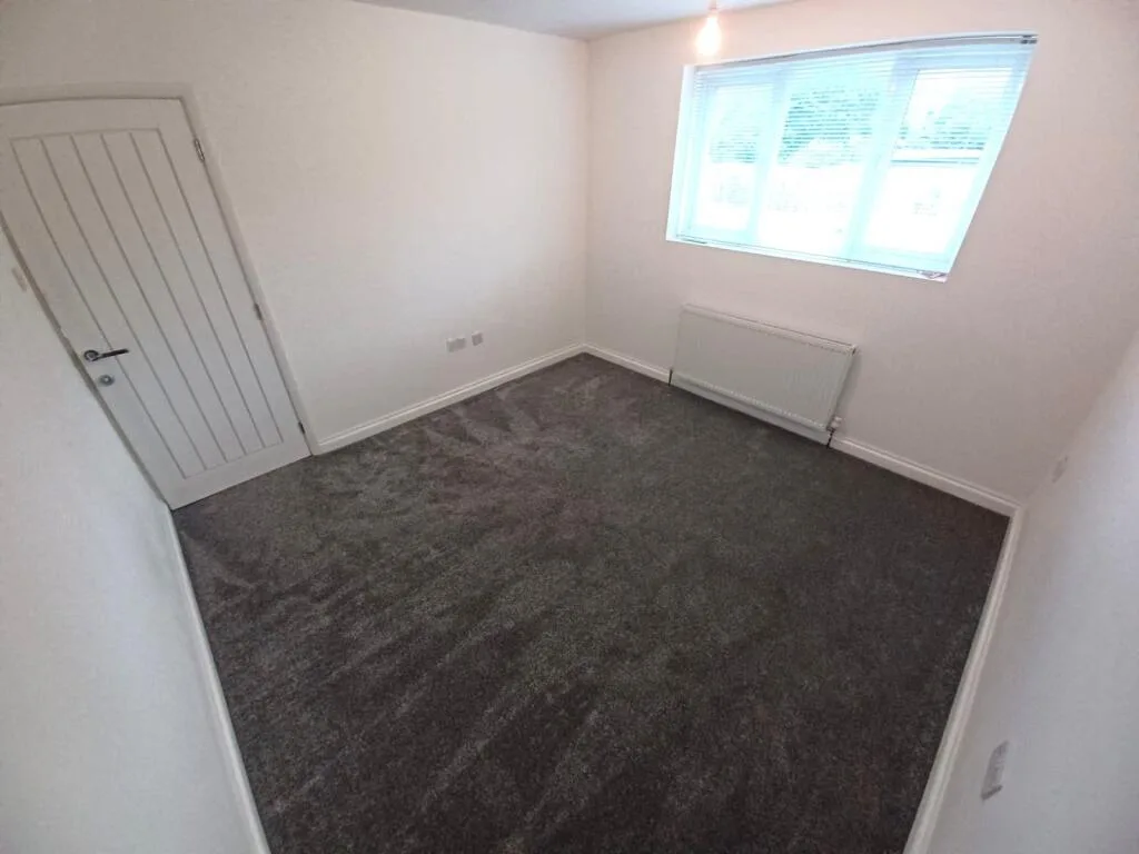 3 bedroom semi-detached house for rent