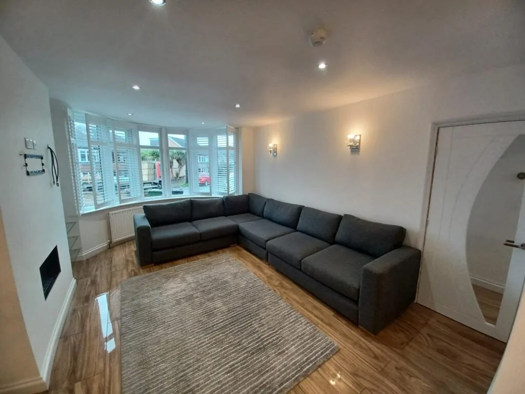 3 bedroom semi-detached house for rent