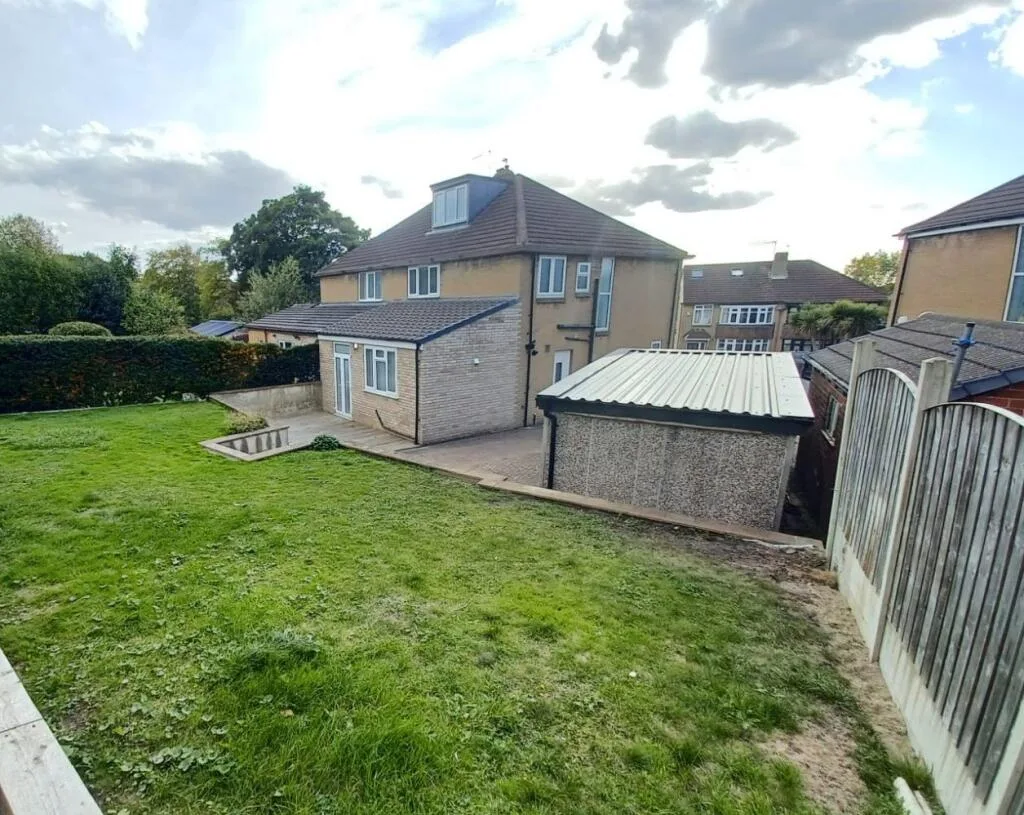 3 bedroom semi-detached house for rent