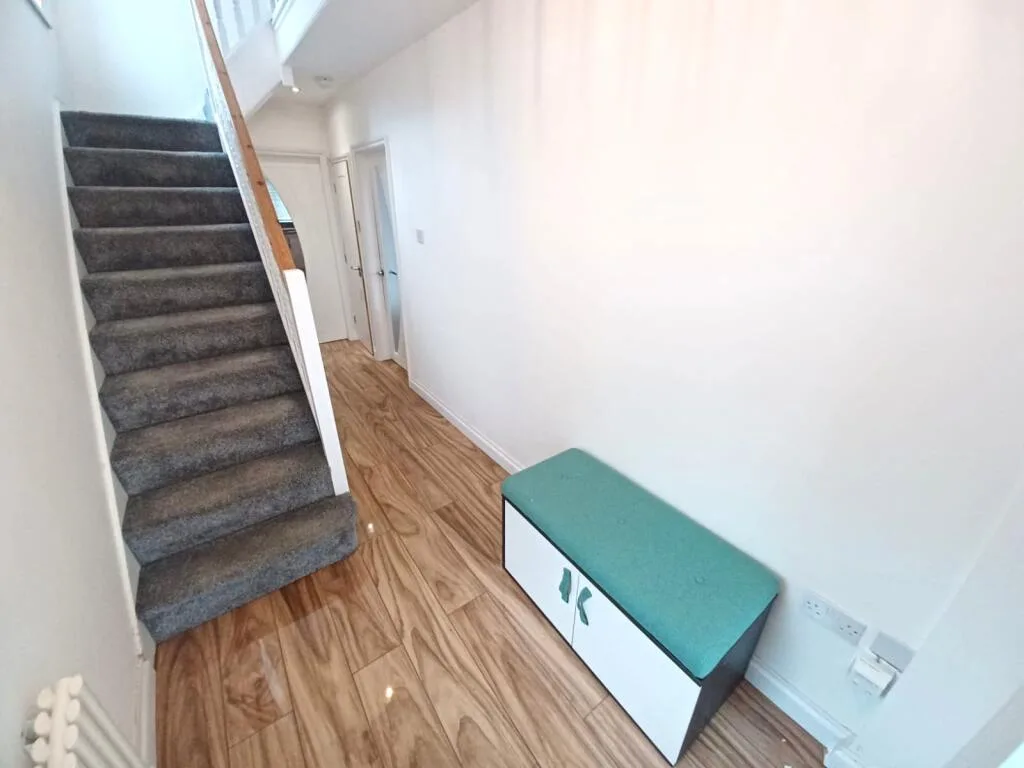 3 bedroom semi-detached house for rent