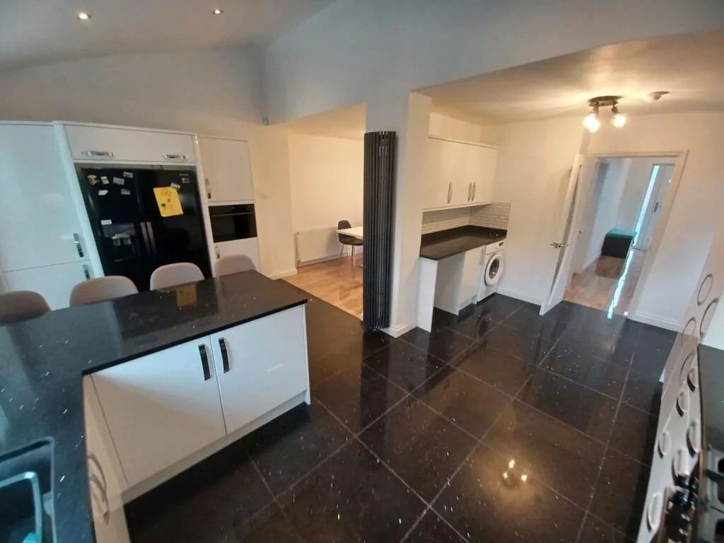 3 bedroom semi-detached house for rent