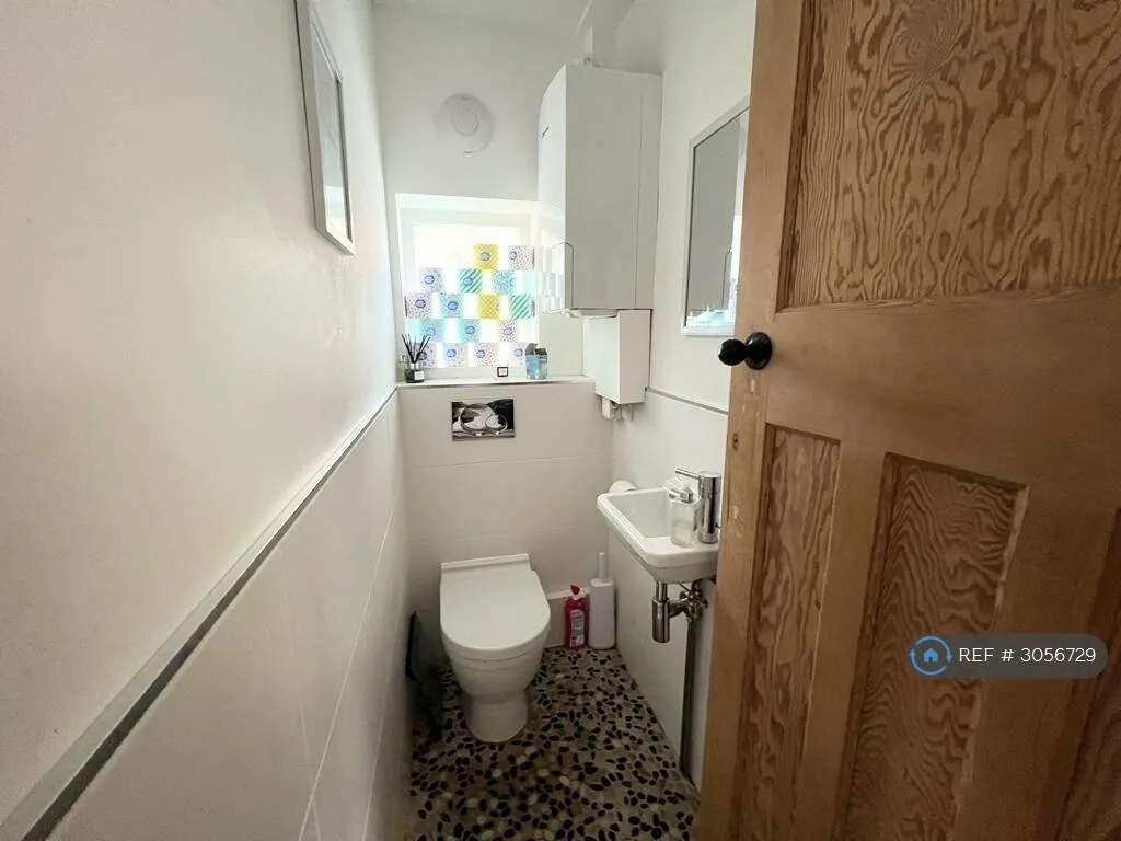 3 bedroom semi-detached house for rent