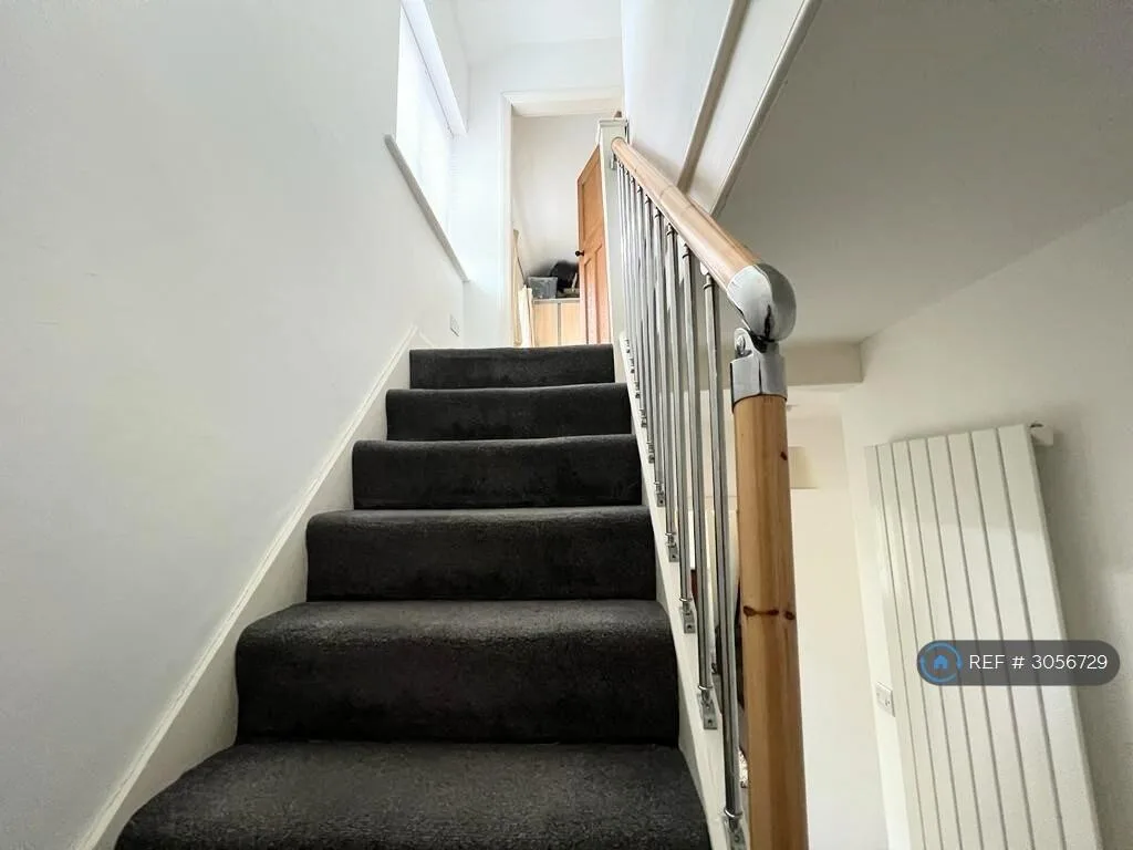 3 bedroom semi-detached house for rent