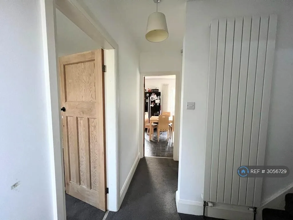 3 bedroom semi-detached house for rent