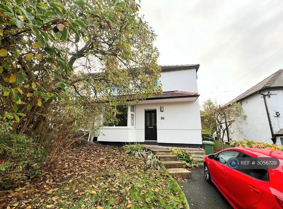 3 bedroom semi-detached house for rent