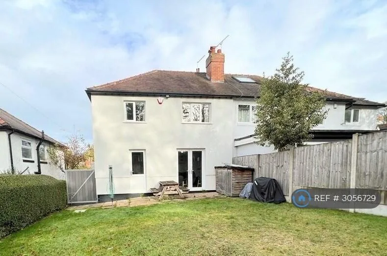 3 bedroom semi-detached house for rent