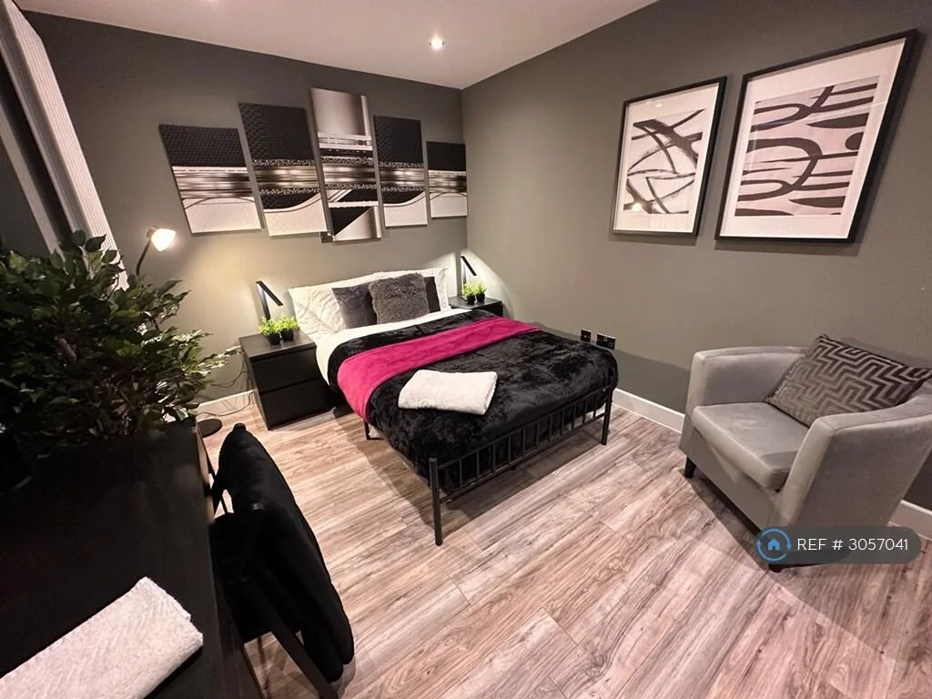 4 bedroom semi-detached house for rent