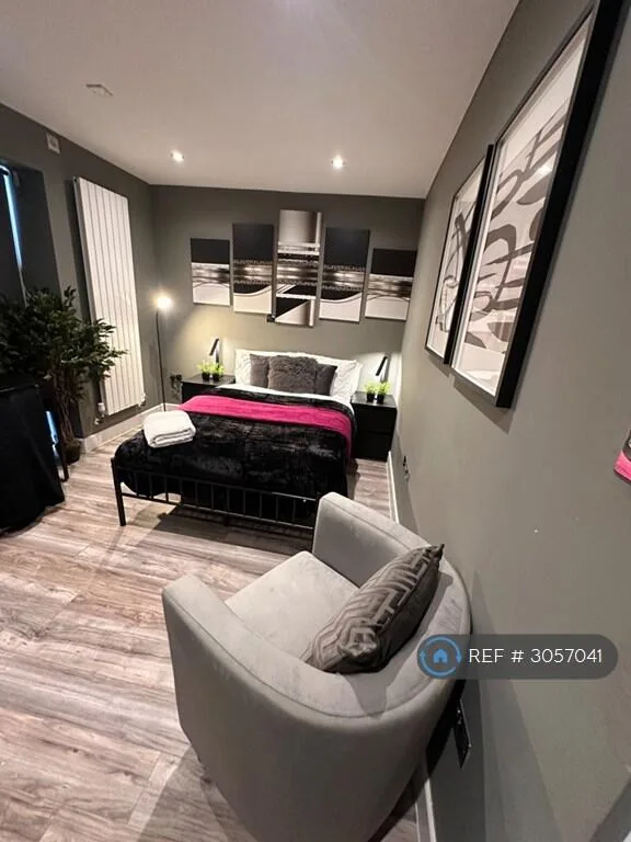 4 bedroom semi-detached house for rent