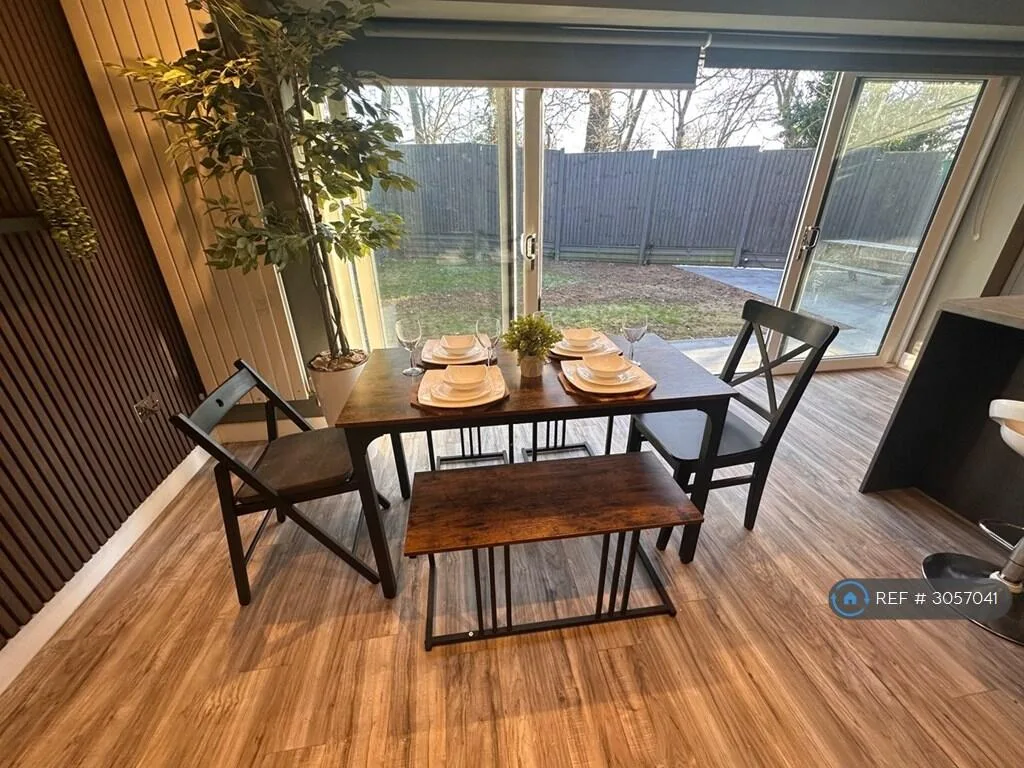 4 bedroom semi-detached house for rent