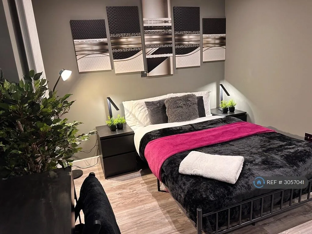 4 bedroom semi-detached house for rent