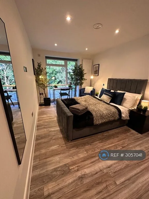 4 bedroom semi-detached house for rent