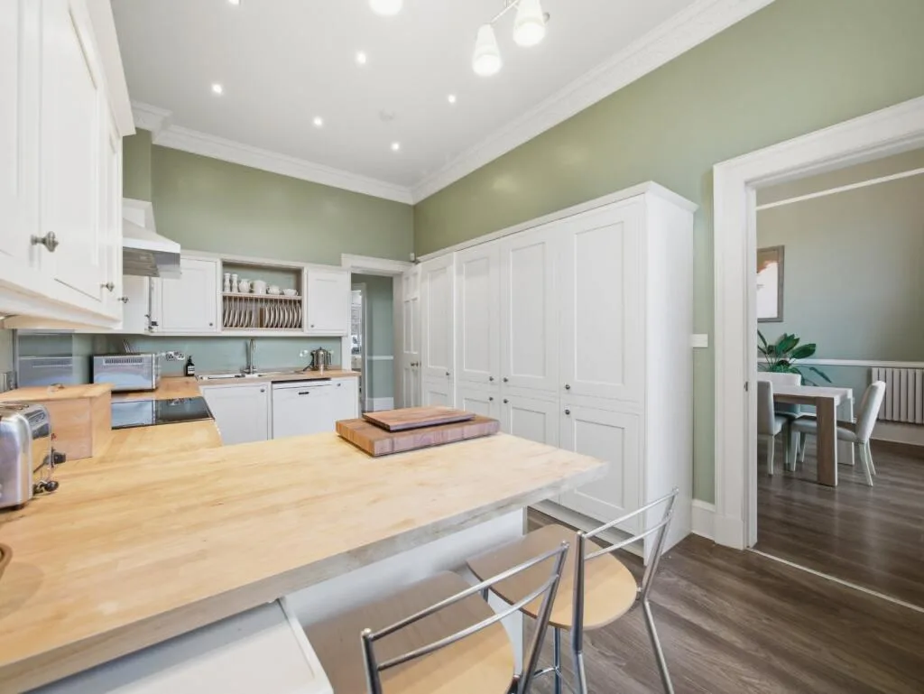 5 bedroom house for rent
