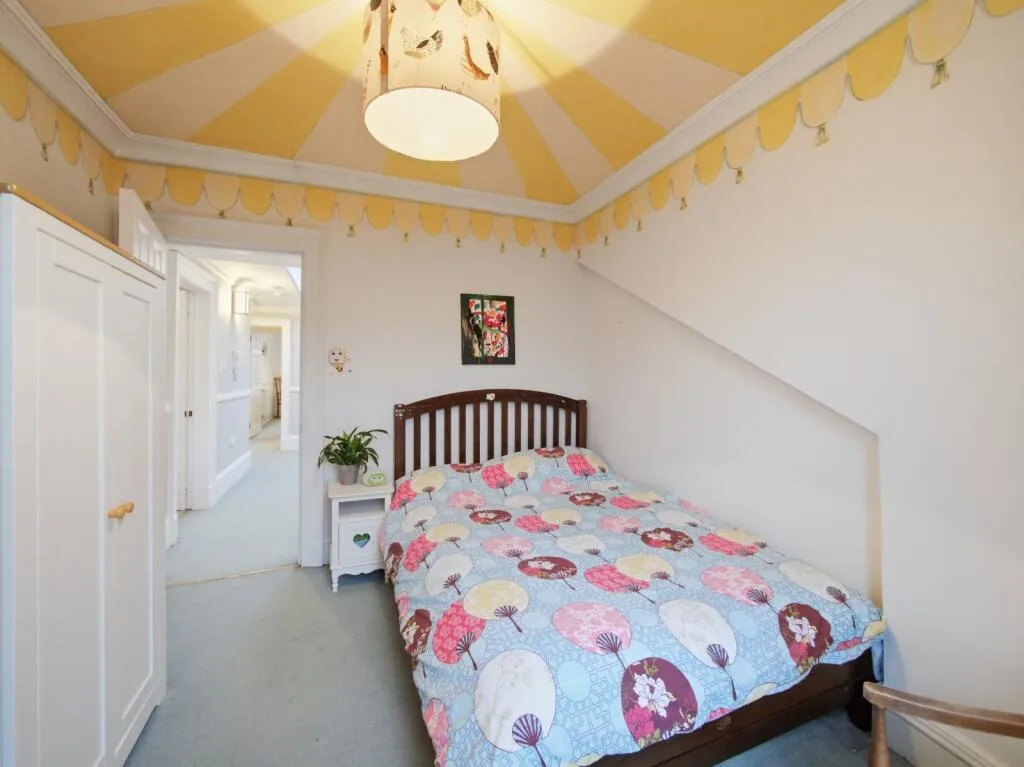 5 bedroom house for rent