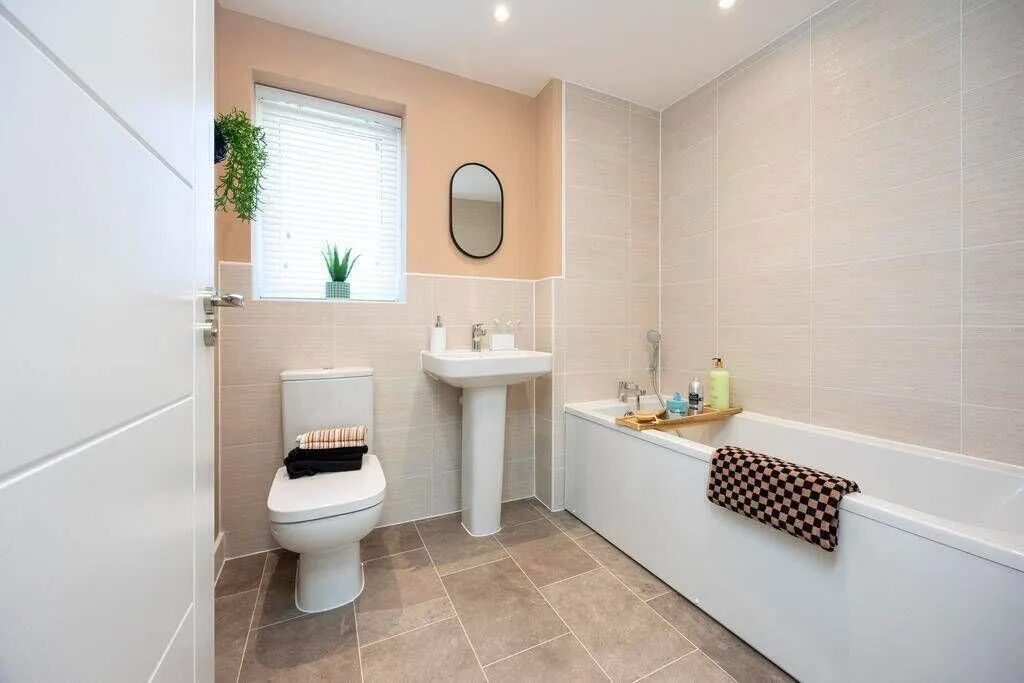 3 bedroom semi-detached house for rent