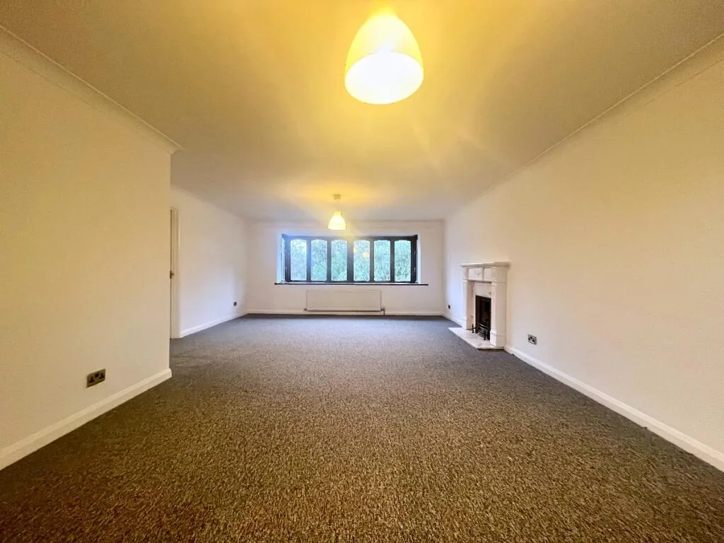 4 bedroom semi-detached house for rent