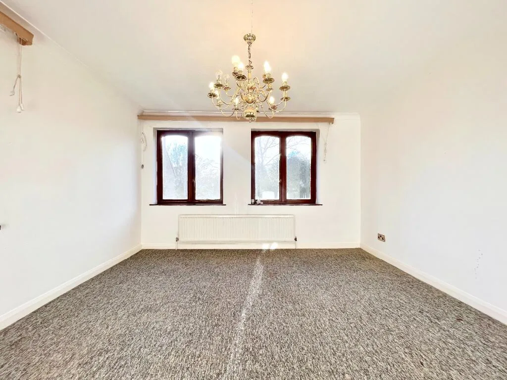 4 bedroom semi-detached house for rent