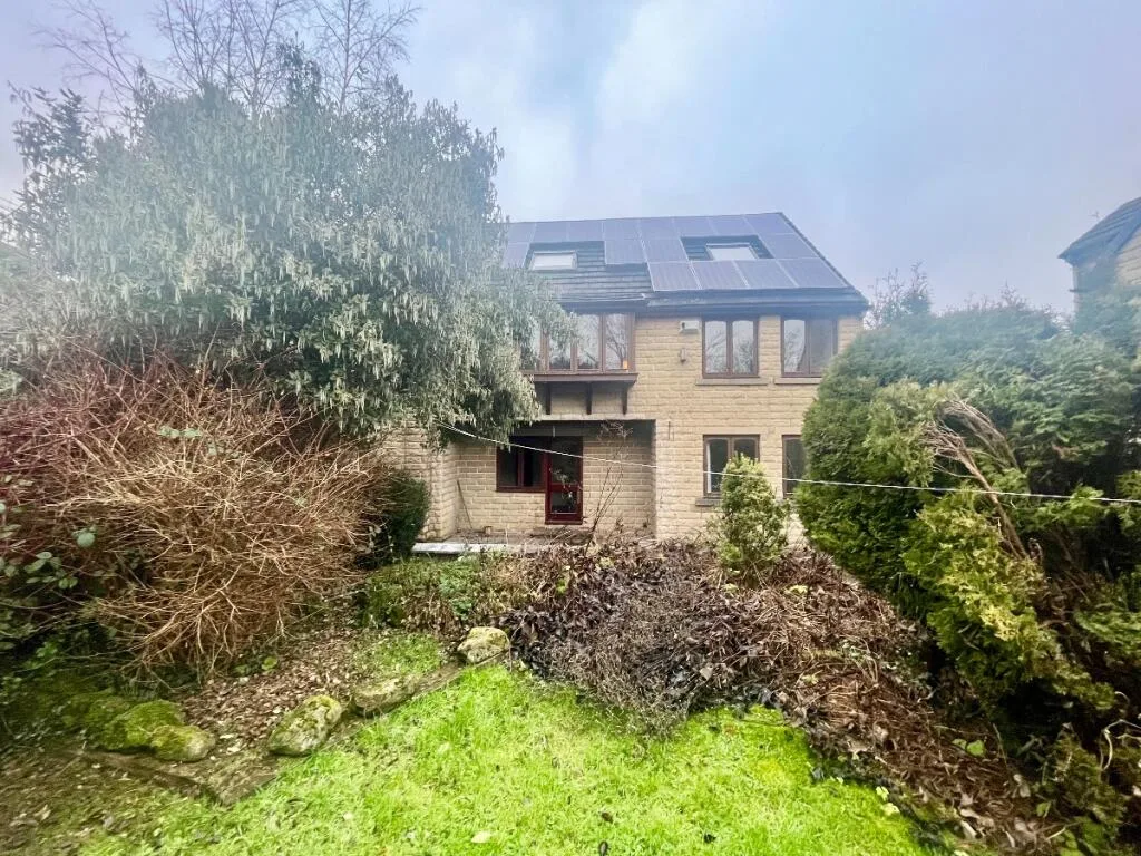 4 bedroom semi-detached house for rent