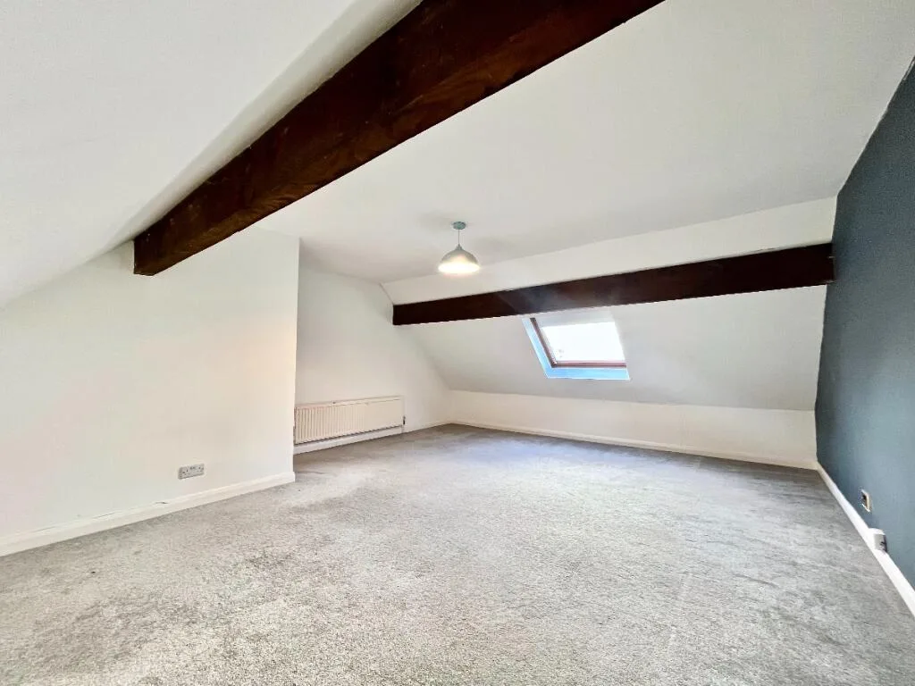 4 bedroom semi-detached house for rent