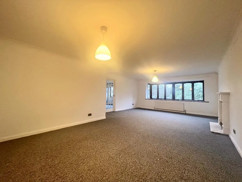 4 bedroom semi-detached house for rent