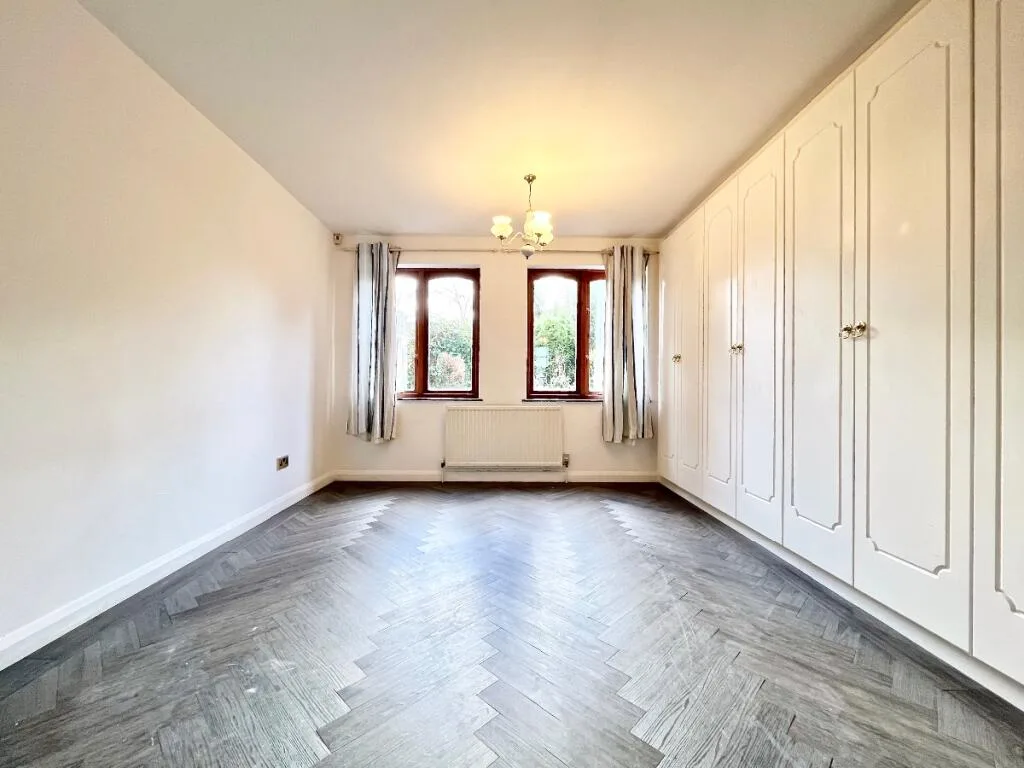 4 bedroom semi-detached house for rent