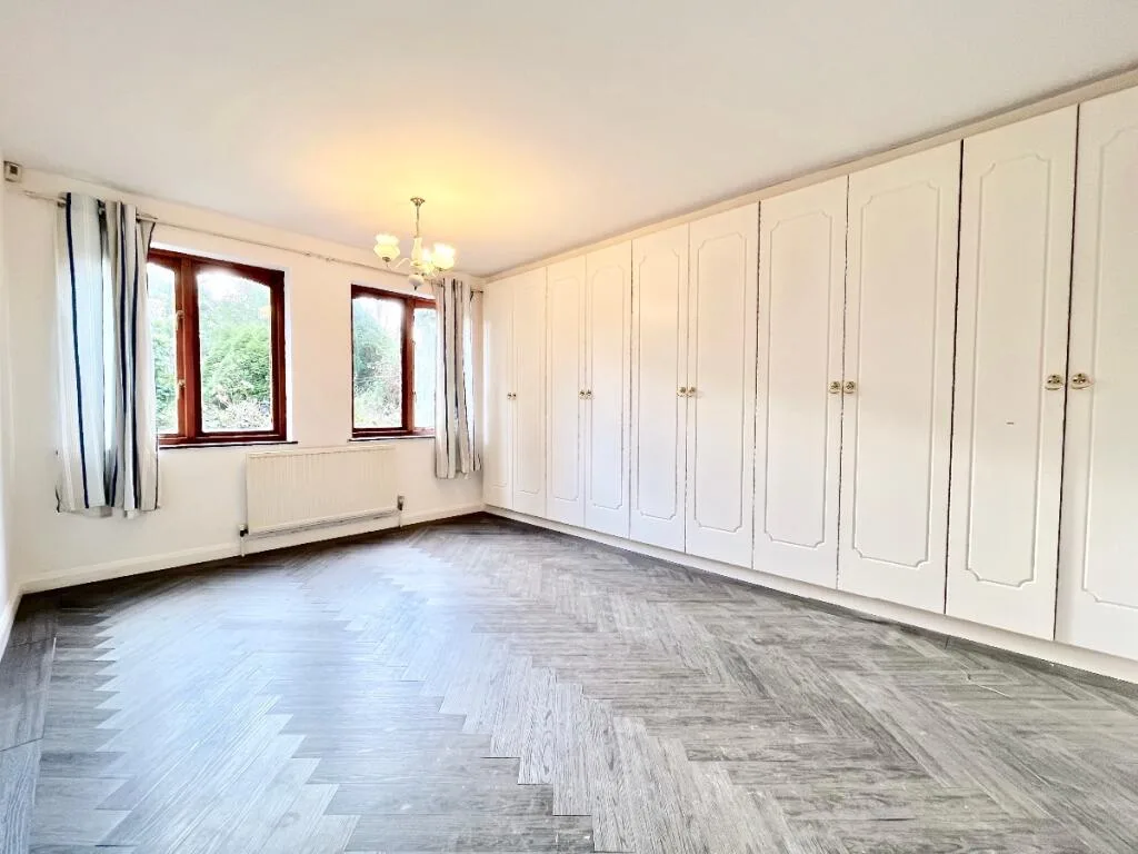 4 bedroom semi-detached house for rent