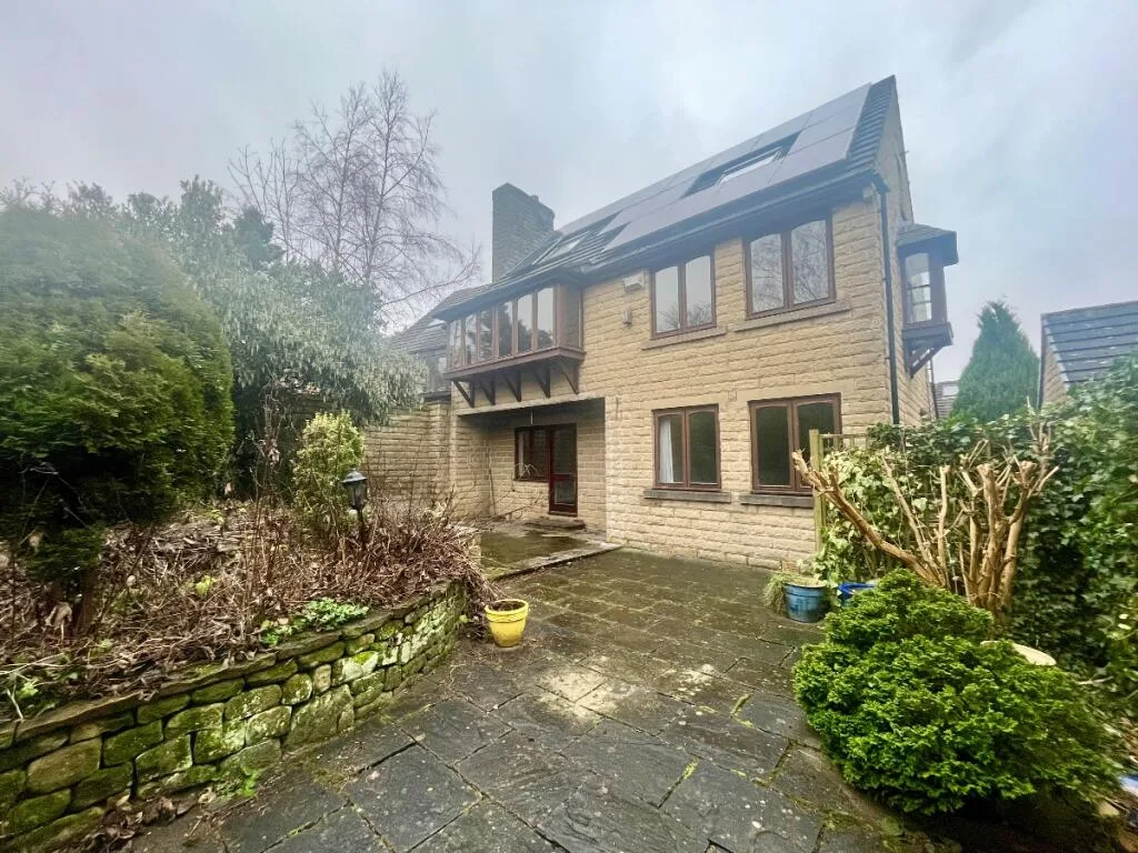 4 bedroom semi-detached house for rent