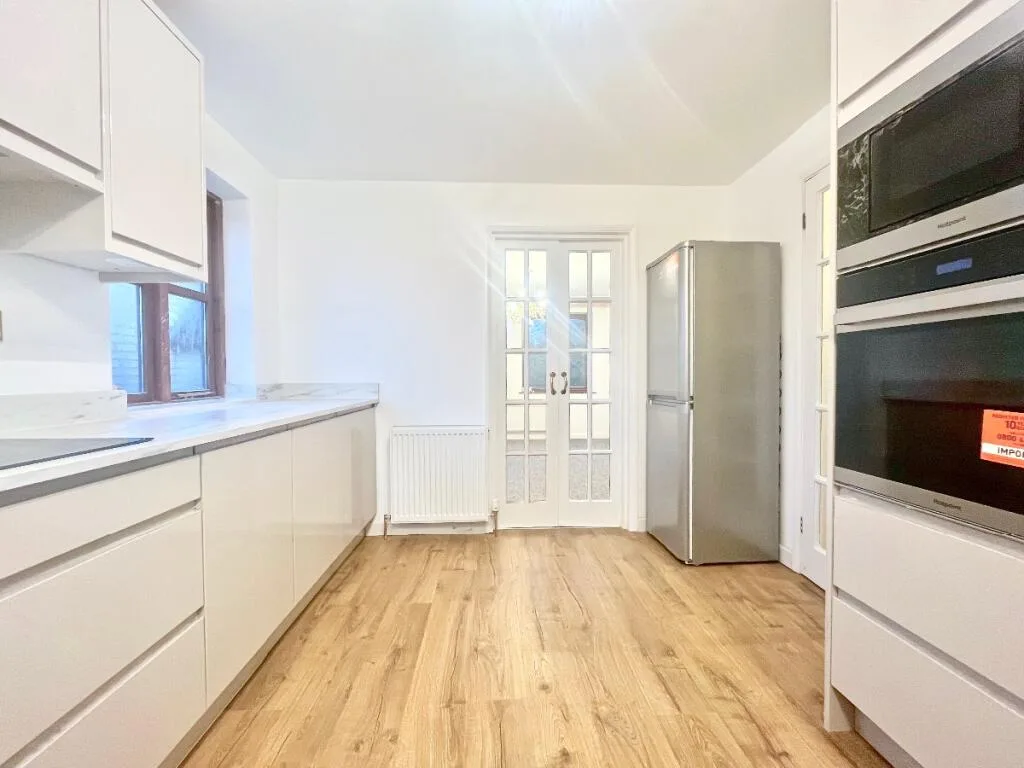 4 bedroom semi-detached house for rent