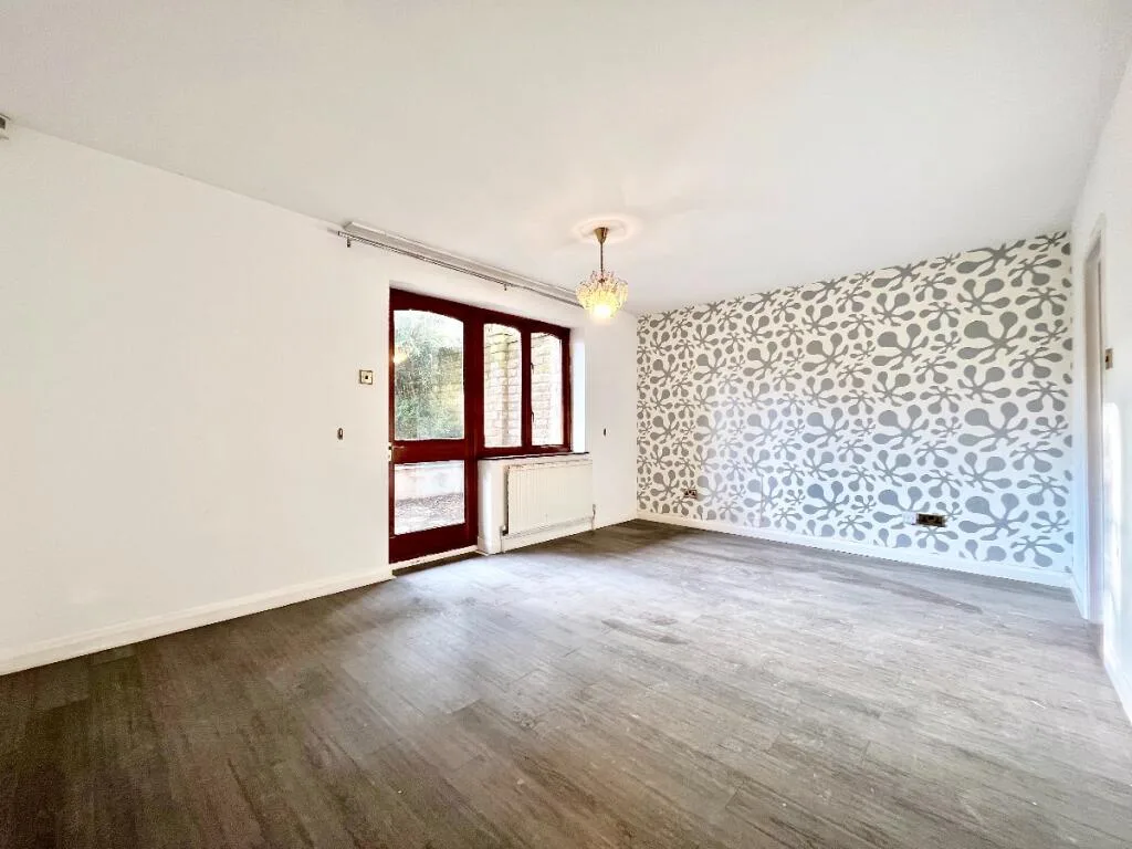4 bedroom semi-detached house for rent