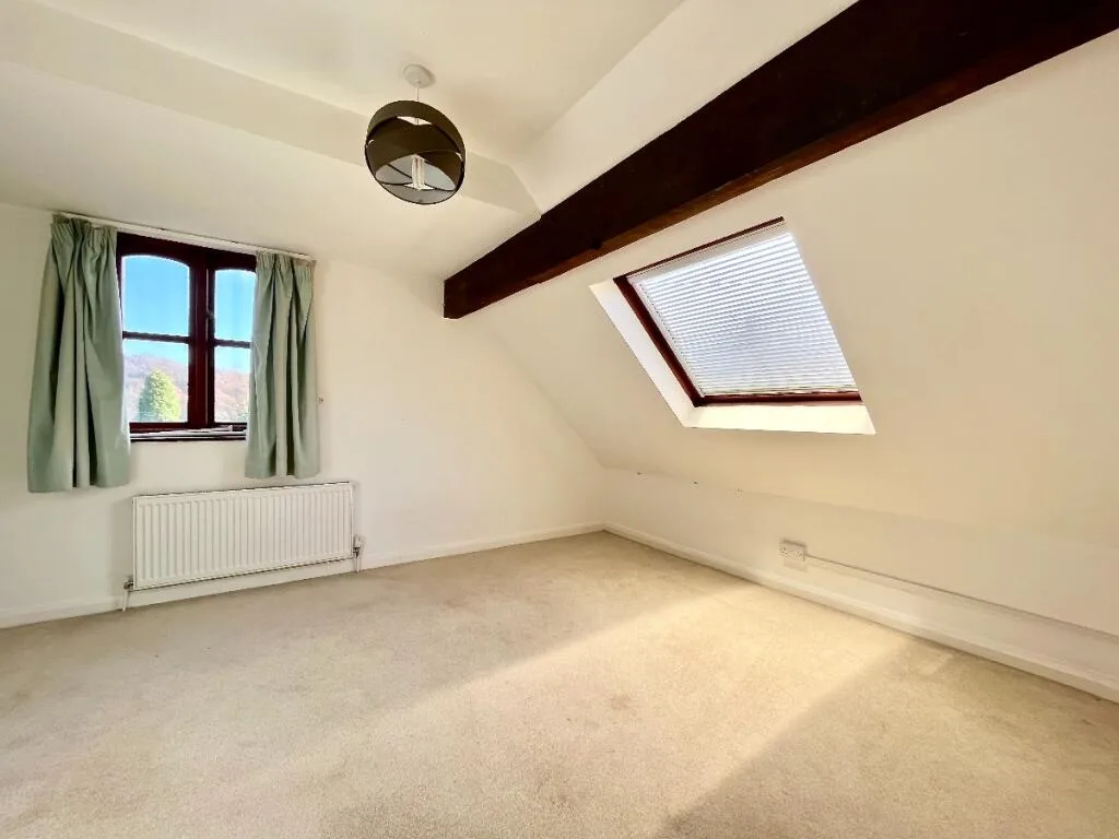 4 bedroom semi-detached house for rent
