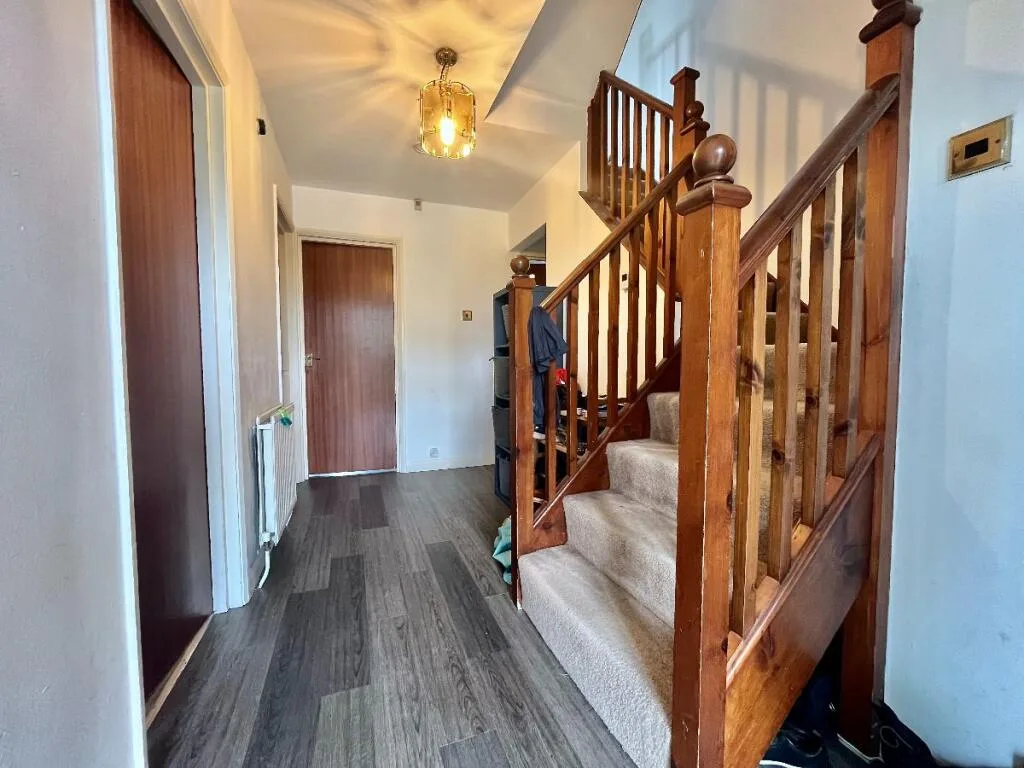 4 bedroom semi-detached house for rent